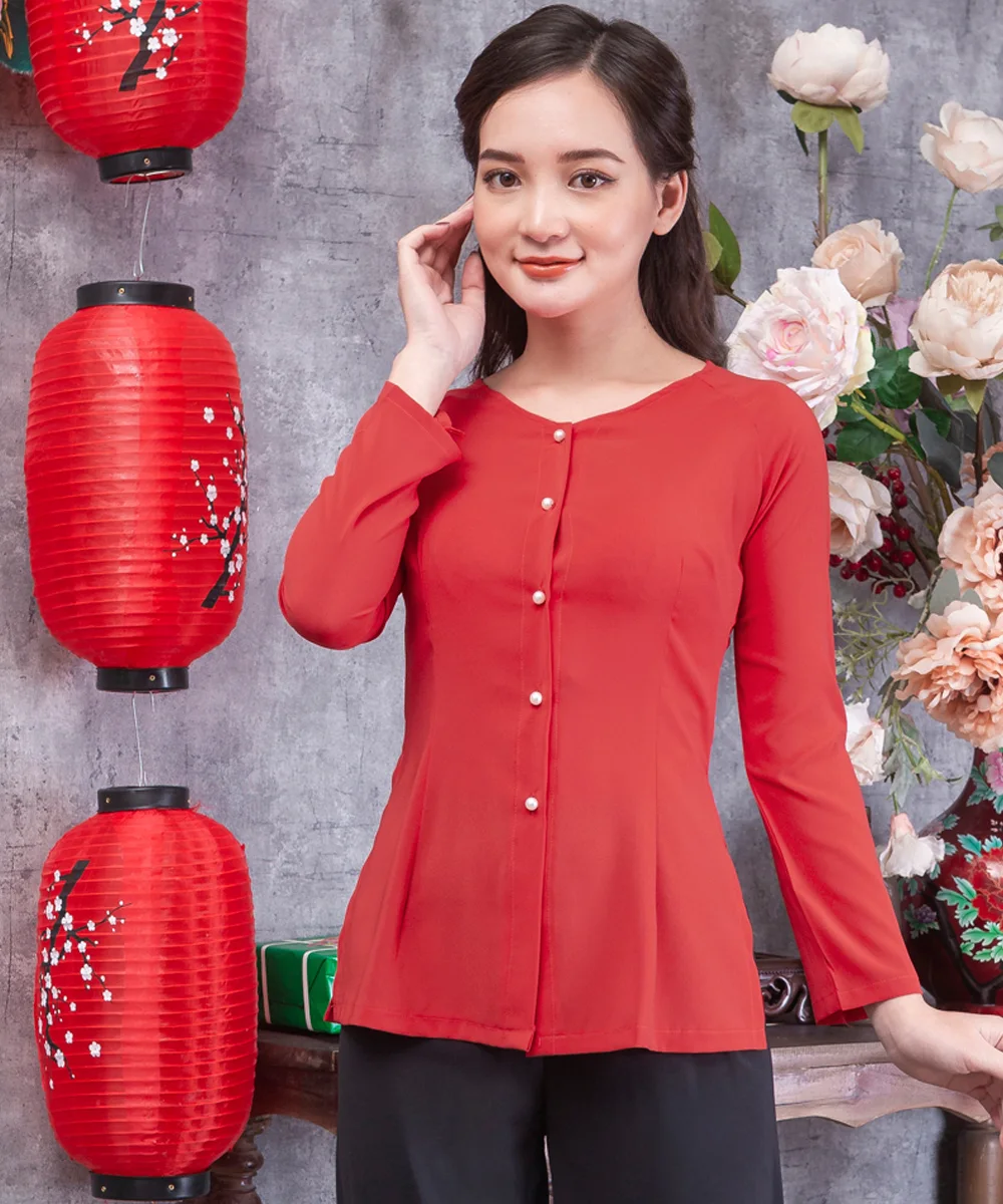 Áo Bà Ba Nữ Màu Đỏ Tay Dài Phối Quần Đen - ảnh 3