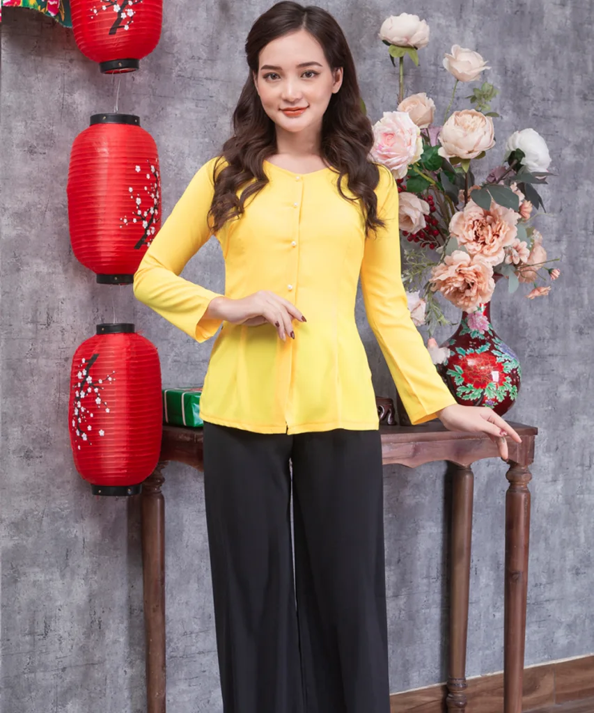 Áo Bà Ba Nữ Màu Vàng Tay Dài Phối Quần Đen