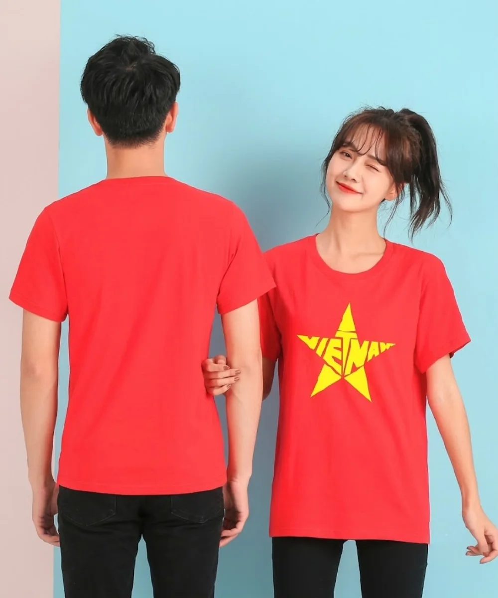 Áo Cờ Đỏ Sao Vàng Nam Nữ Cổ Tròn In Chữ Việt Nam Cách Điệu - ảnh 2