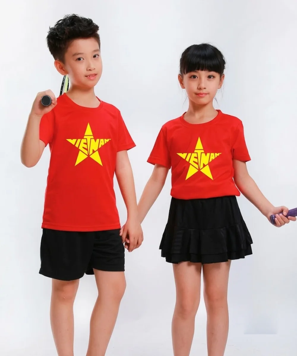 Áo Cờ Đỏ Sao Vàng Trẻ Em Cổ Tròn In Chữ Việt Nam Cách Điệu